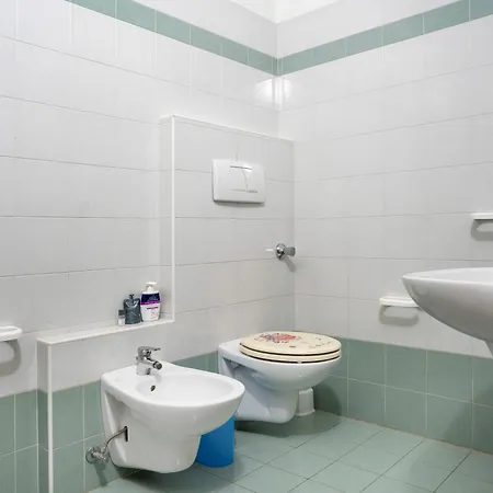 Re Apartment