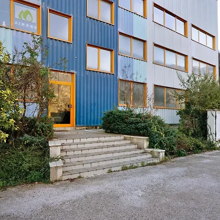 Re Apartment *